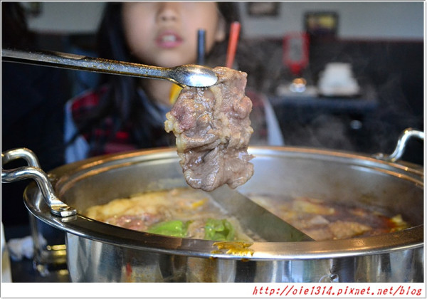 台中 - 紅湯麻辣火鍋 !!