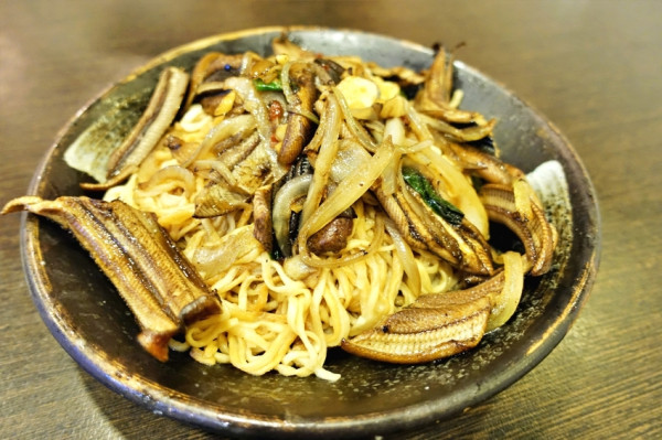 【台北】中山區 阿輝炒鱔魚 吉林路 台南來的鱔魚意麵老店