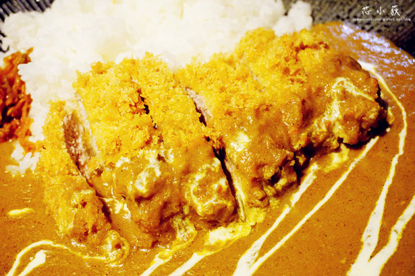 藍屋 和風御膳(台中中友店)。餐點多樣化，30道主菜，牛肉壽喜燒、刺身、魚料理、天婦羅丼，平價日式海鮮料理!