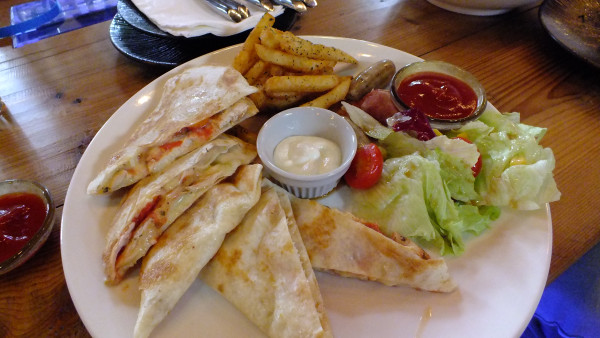 ［食記］小山堂。松山文創藝文園區。復古及現代交錯風格的特色餐廳