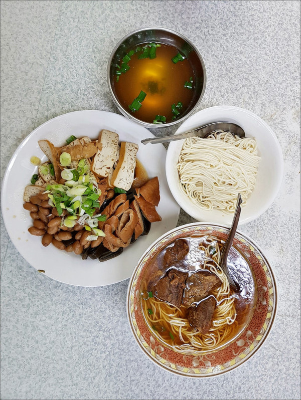 [台中] 湖南味牛肉麵華美店 台中牛肉麵推薦 吃起來跟精武店還是有點不一樣
