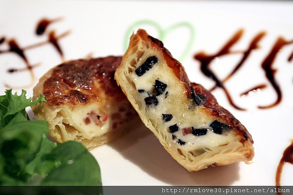 台中‧法國茶館紅酒雞排搭特色鹹派