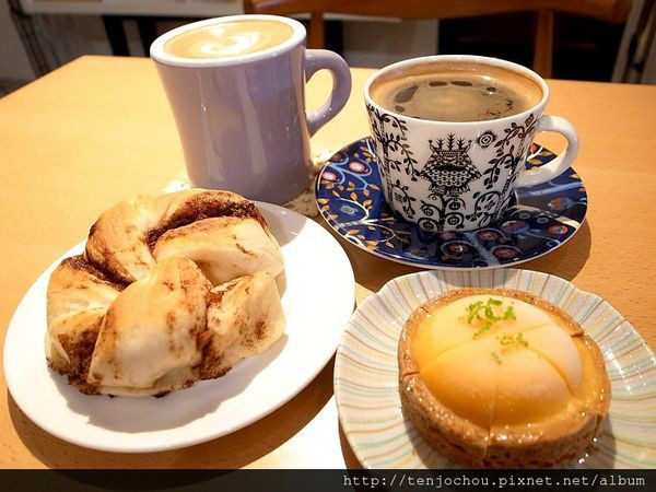 花花，甲飽沒【台北食記】Dela1010 東區隱藏版甜點店咖啡也優秀 忠孝復興