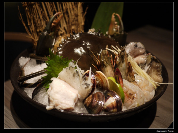 [合‧shabu (合‧鍋物)] 海產鮮, 肉質優, 燈光美, 氣氛佳, 美食與約會兼具的好地方~