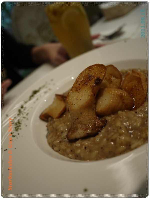 [台北。東區]蜜糖吐司二店mint。鹹食意外好吃，蜜糖吐司完美句點!