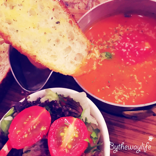 【下午茶】與朋友的完美午茶時光！咖啡、輕食超驚豔－路燈咖啡