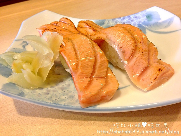 【台中美食】炙燒鮭魚肚握壽司肥嫩嫩吃起來大滿足。花山椒和風料理（一訪）