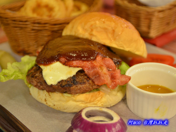 <台中南屯>食記:Say chese~吃完後無深刻印象的美式漢堡店