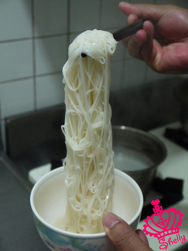 ★試吃★ 連大廚雪爸都推薦之麵線方便又好吃的黑人洪鵝肉