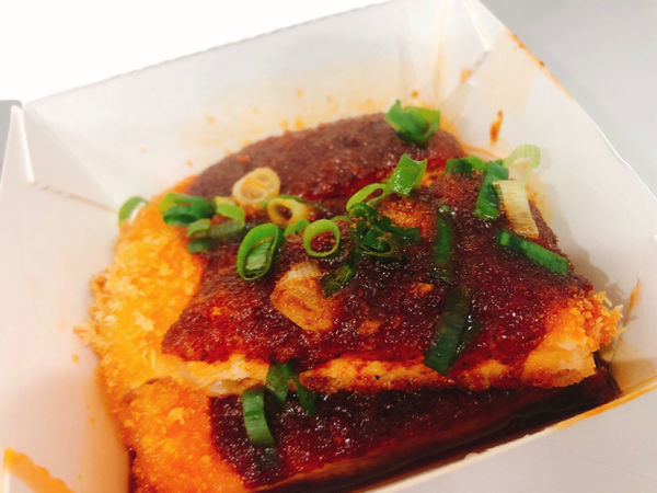 <饕食屋> 永和 椒麻豬排飯 平價炸豬排 厚實多汁高CP值 ~ 外帶豬排另外放 ~ 有夠貼心 ~ 中永和美食小吃推薦 2019.04.09