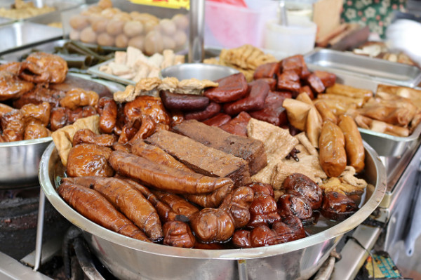 【桃園美食】老阿伯第二代現滷豆干-大溪老街必吃 銷魂滷味．黃金蛋