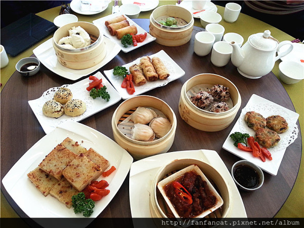 【台中 美食】食霸天美食饗宴 不用花萬元機票就能吃到的正宗港式飲茶 (下午兩點到四點 *享用港點有68折喔!!*)