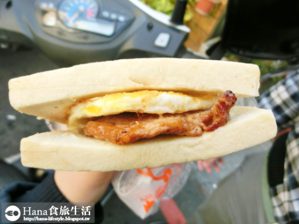 
【台中西區】肉蛋土司 | 人氣排隊早餐店 肉片入味但稍嫌乾 價位偏高 吃過一次即可
