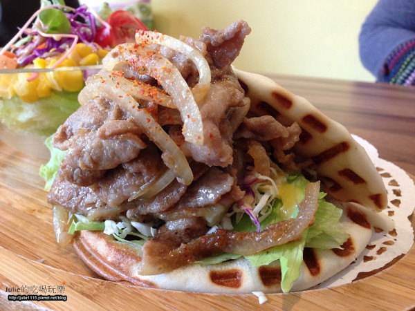 ●食記●板橋早午餐● Baozi Cafe (包子咖啡) 三訪+新菜單(江子翠)