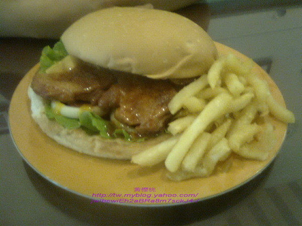 (高雄大社區)兔子的城堡美式餐廳