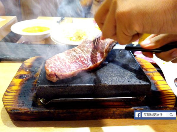 【新莊美食】壽星享五折 外酥內嫩岩燒牛排 會牽絲焗烤豬排 X「饗厚牛排Joyful Steak House」(新莊輔大店)