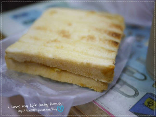 【美食】回高雄必吃老字號在地平價美味早餐。獨一無二木瓜醬烤吐司。岡山 新源發早餐店