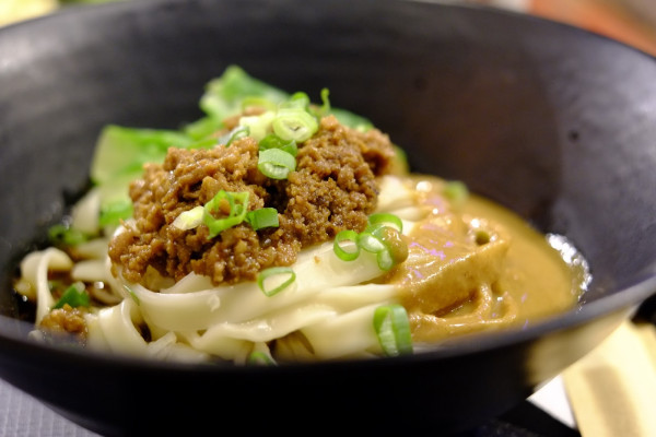 大食代食神大選─抄手鋪 麻辣豬血糕美味十足