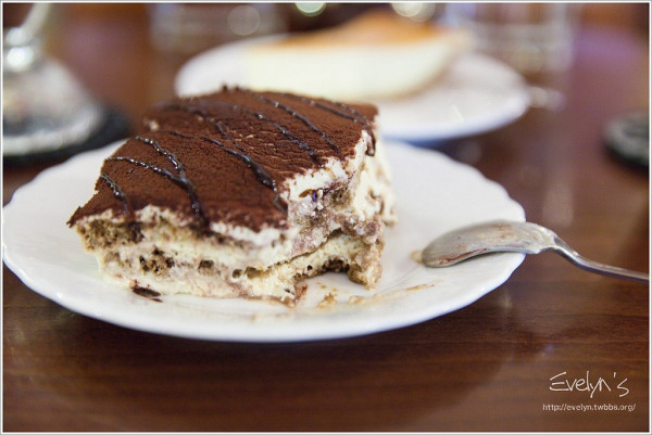 大安區永康街‧卡瓦利CAVARALLI義大利咖啡館‧假日才有的提拉米蘇！