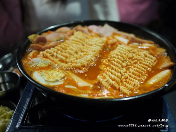 【台北東區】美味韓式料理~年糕鍋+韓式炸雞♥黃oppa 韓系。花美男年糕♥