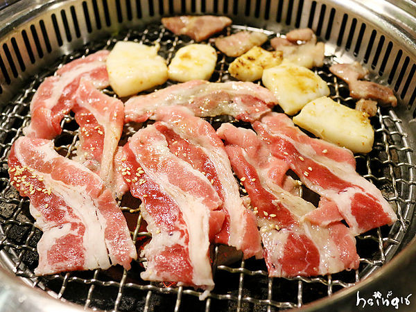 【食記】台北*東區/市民大道。火之舞日式炭燒坊*便宜燒烤吃到飽 附贈牛舌生蠔 燒肉火鍋吃到飽 東區忠孝敦化平價日式燒肉吃到飽 火之舞市民店 捷運藍線燒烤