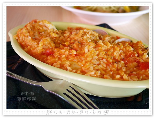 [台南食記] 平交道義麵坊~乳酪青醬雞肉義大利麵+地中海海鮮燉飯‧主餐加50元升級套餐！♥南科人專區♥