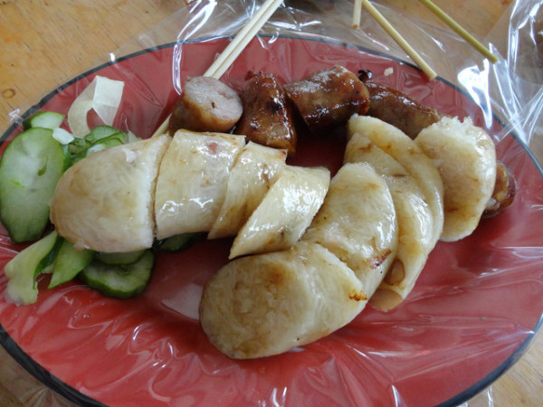 (美食~高雄)黑仕香腸-讓老闆烤不停的酒香香腸