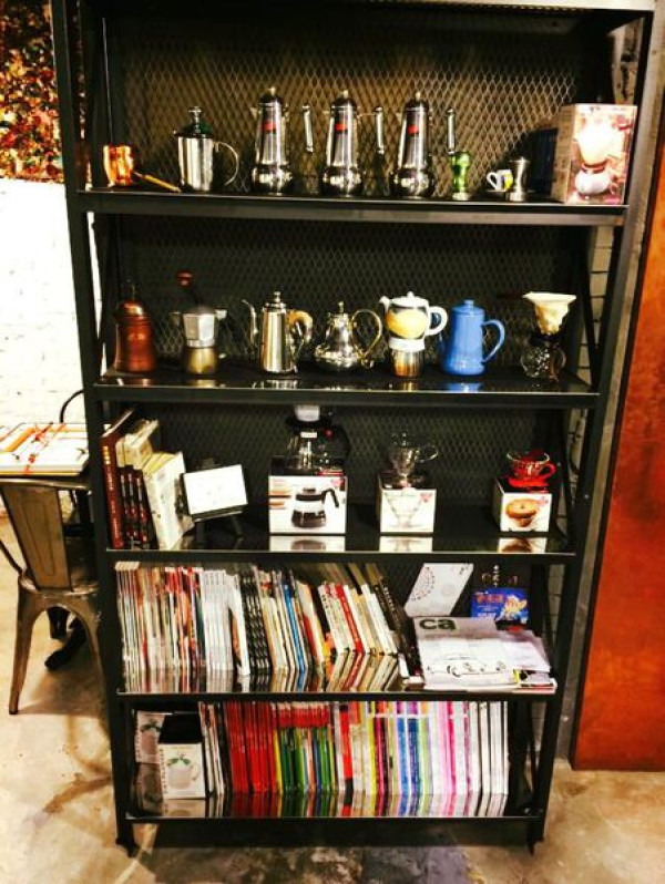 ◎台北◎捷運中山站◎立裴米緹咖啡。平凡簡單卻讓人回味無窮的蜂蜜麻糬鬆餅與鹹派