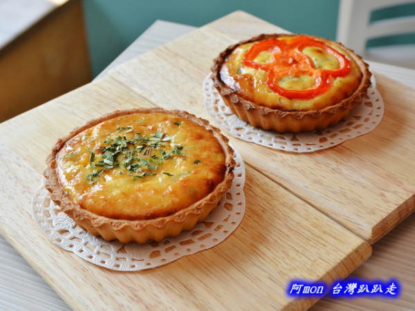 <台中西區>食記:URARA閣樓上的鹹點店~派香四溢的鹹派和獨特豆腐干貝方塊