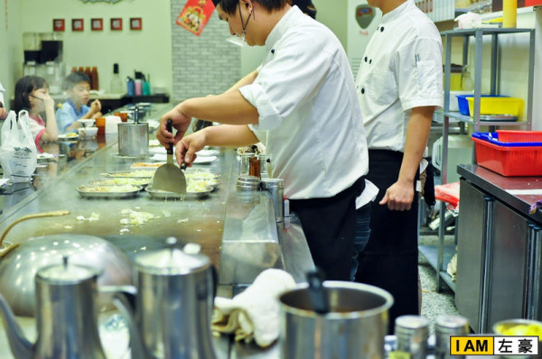 [食記] 高雄。三民區 大嘴叭平價鐵板燒 (百元套餐)