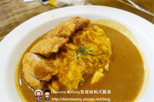 ♥新竹巨城BIG CITY餐廳♥▋CoCo壹番屋（壱番屋）-新竹巨城店 日本咖哩飯連鎖店 蛋包飯 漢堡排 炸豬排歐姆蛋咖哩飯▋可愛的兒童餐外加免費畫紙可以索取~好停車