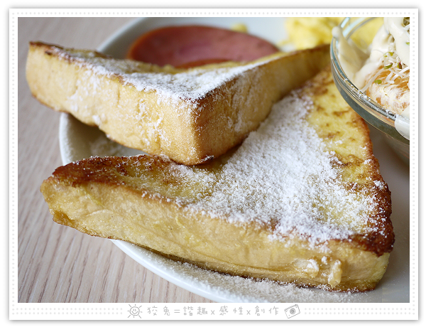 [台南食記] Bosna Coffee 波斯納咖啡~全天候供應99元法式套餐附飲料，近國賓影城喔！