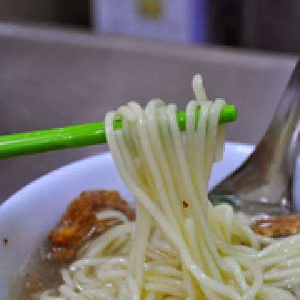 陳記真正紅燒土魠：讓人意猶未盡的魚羹麵