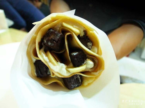 『食記』高雄左營。MAC & HILL 軟式可麗餅、霜淇淋聖代，女孩子的愛