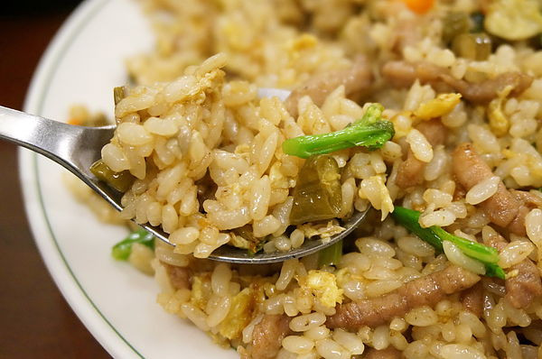 【新竹美食】吳家小館(紹子麵)-平凡中很醒胃的酸豆角炒飯--踢小米食記