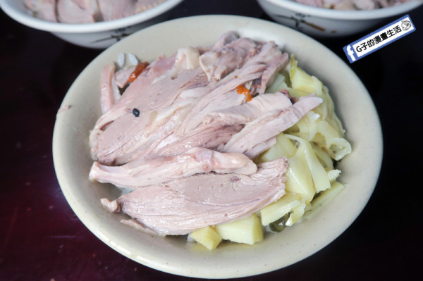 桃園 烹鼎鵝肉,鵝肉淡淡藥膳味飄香~ (店內有免費續湯)