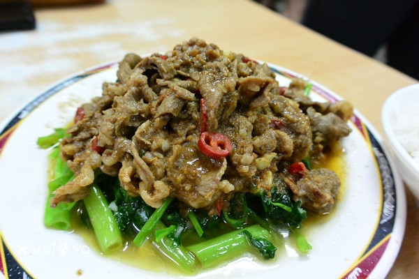 台北淡水 博愛街 沙茶羊肉 平民小吃 美食 排隊人氣店