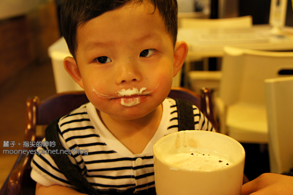 [美食] 北市士林。寄給未來明信片咖啡館：除了美食，還有寄給未來的一個小確幸