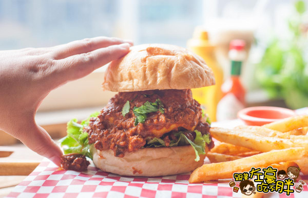 火山爆發系美式漢堡 可里小餐館 奶油海鮮義大利麵香滑滿分~