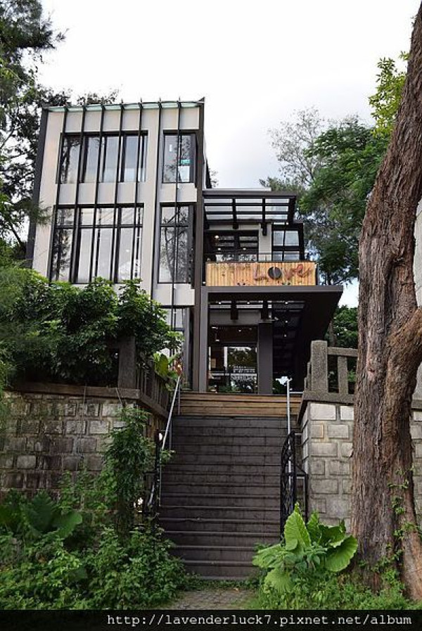 ♥淡水媽媽嘴咖啡-隱身樹林的幽靜        
      