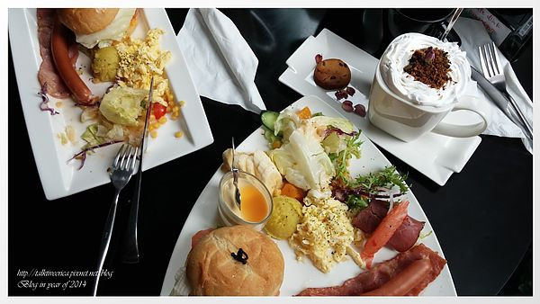『呷』「新北市中和區」☆ 時尚咖啡因 ☆ 早午餐份量爆炸多