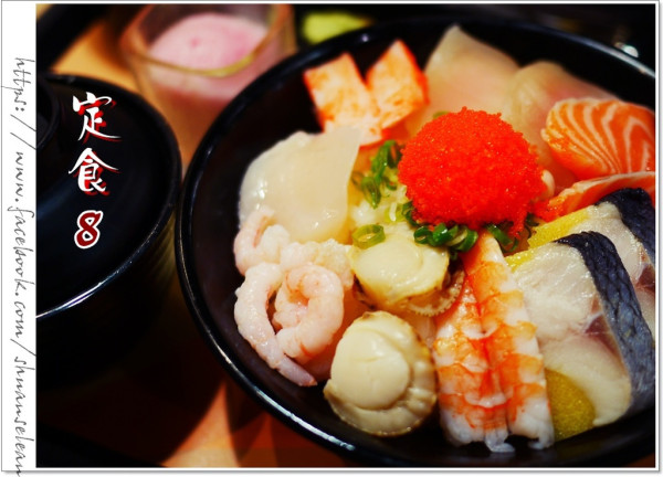 ◊ 180 就能吃到豪華海鮮丼飯 ➩ 定食8 