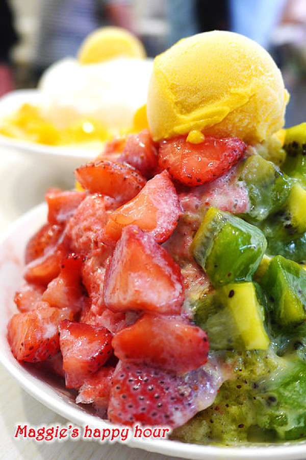 消暑盛品【芒果皇帝】永康街冰品。芒果冰。綜合水果雪花冰