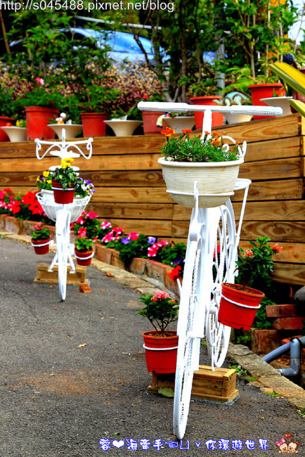 【台中▍親子景點】青青湖畔親水花園♥鵝黃色的建築~浪漫童話的幸福氛圍