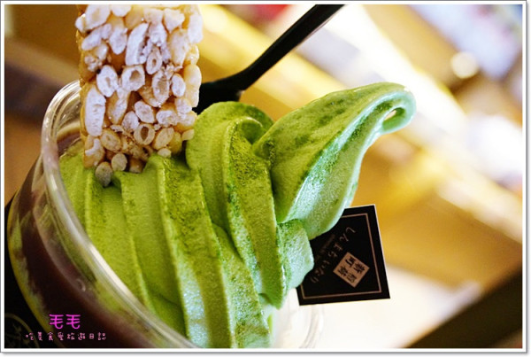 【台南中西】食記:三星園→新町‧稻荷。林百貨新開幕抹茶專賣，抹茶霜淇淋、米香與迷你白玉聖代。台南美食推薦攻略