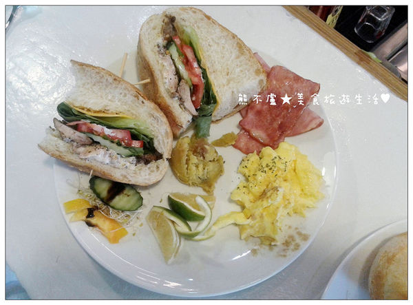 【台中西區】像隔壁鄰居般親切的早午餐 ♥ Next Door 隔壁咖啡