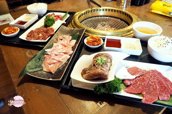 【高雄│新興】乾杯燒肉居酒屋（高雄乾杯 五福店）│平日午間單人套餐+生日壽星燒肉蛋糕（新堀江商圈）