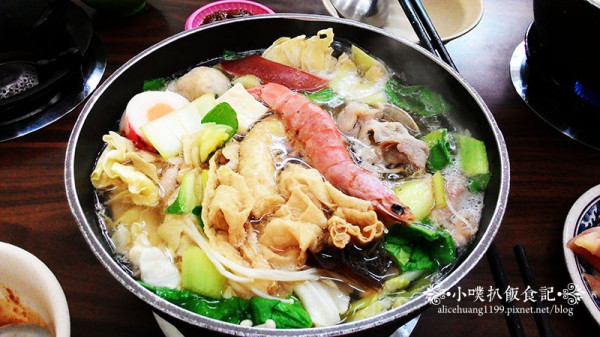 【中和美食】『8鍋臭臭鍋中和店』平價/CP值高/料多豐富/經濟臭臭鍋/有好吃的牛奶鍋喔