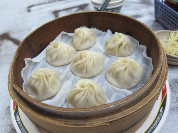 台南上海味香小吃店~小籠包可以媲美星星等級~銅板價的平價小吃