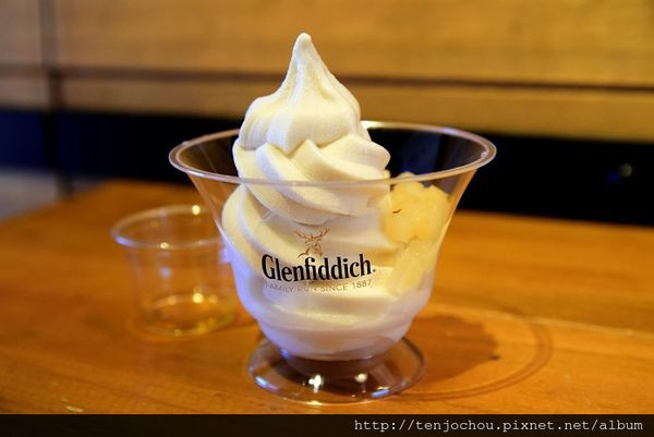 花花，甲飽沒【台北食記】夏日限定店-格蘭菲迪1963復刻酒吧 威士忌霜淇淋